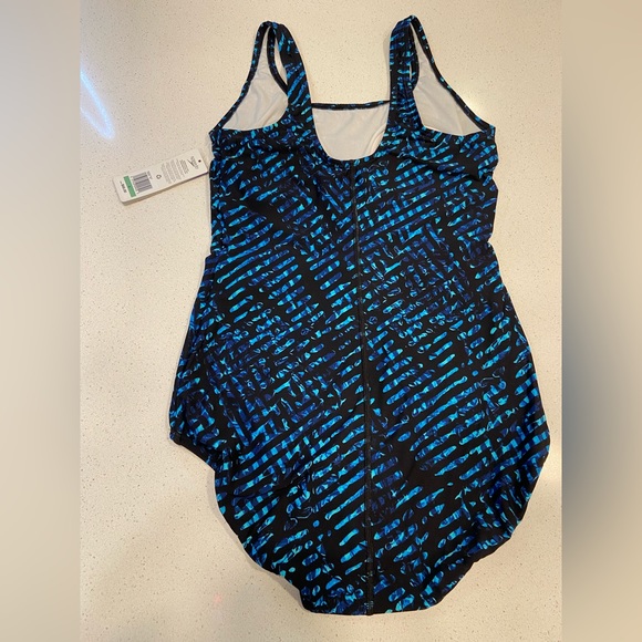 Speedo Swimsuit with bra - Picture 2 of 10